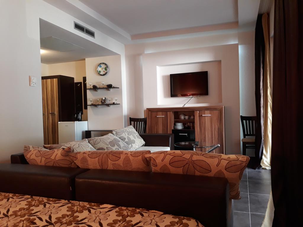 Private Apartments In Hotel Dolce Vita โกลเดน แซนส์ ภายนอก รูปภาพ